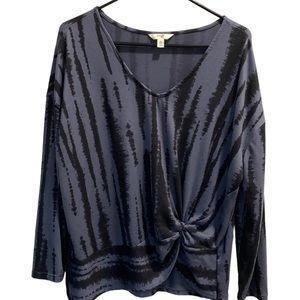 Terra & Sky Knotted Front V-Neck Shirt - 14